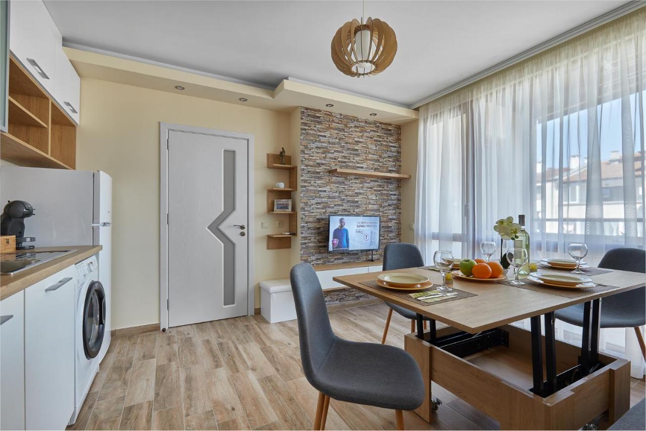 Romance Apartament & Free Parking Burgas City Eksteriør billede