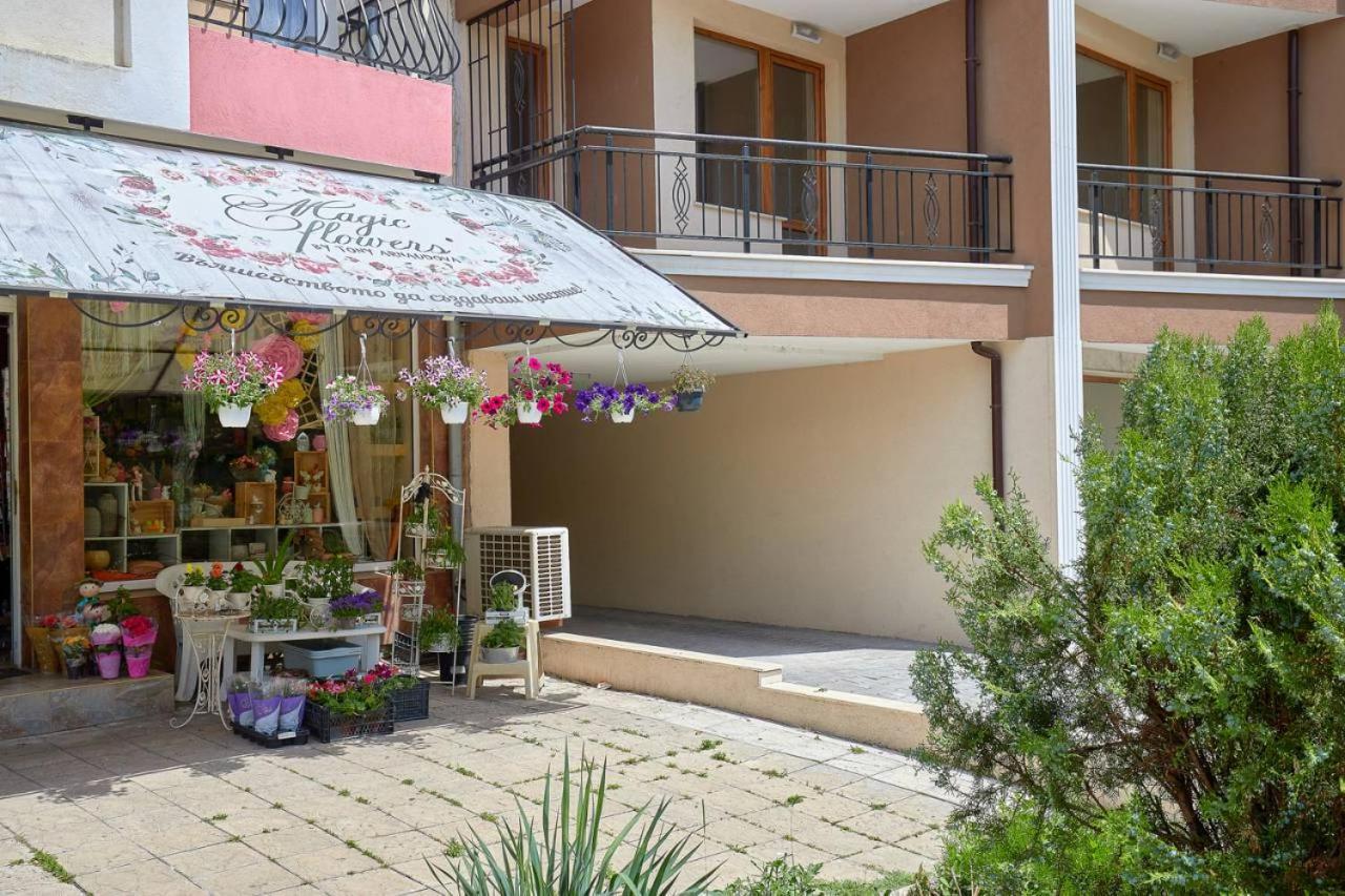 Romance Apartament & Free Parking Burgas City Eksteriør billede
